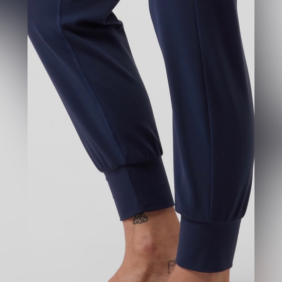 ATHLETA Salutation Jogger in Navy Size XS - Picture 4 of 7